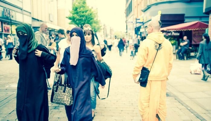 How To Adapt Your Behaviour Across Cultures