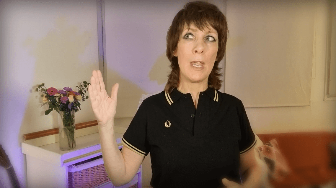 How to use gesture when you present – and speak to sound confident (even when you’re not)
